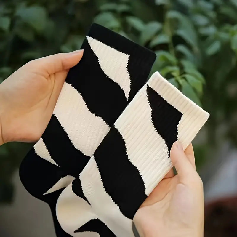 Crew Socks for Men & Women, Mountain Art Design Socks, Ribbed Cuffs, All-Season Breathable Cotton Blend, Casual Outdoor Sportswear Socks, Mountain-Themed Crew Socks