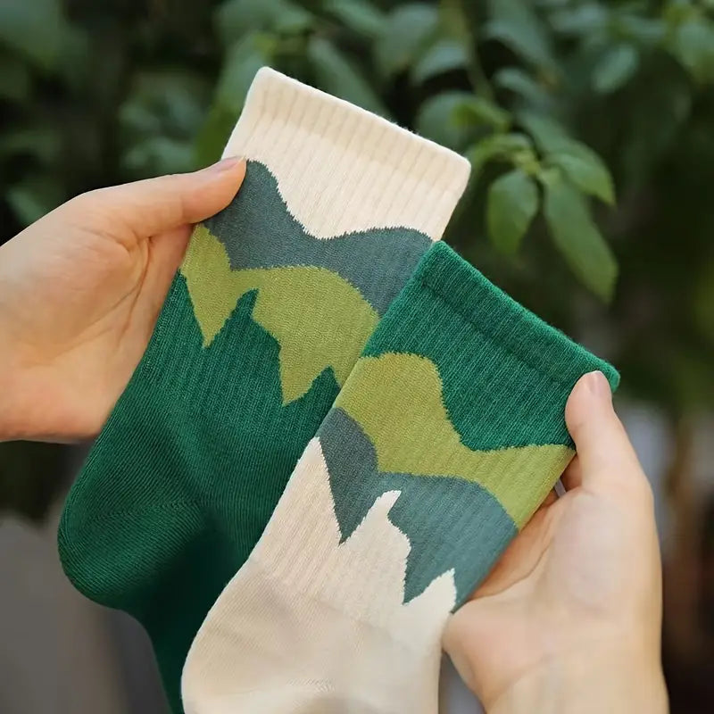 Crew Socks for Men & Women, Mountain Art Design Socks, Ribbed Cuffs, All-Season Breathable Cotton Blend, Casual Outdoor Sportswear Socks, Mountain-Themed Crew Socks