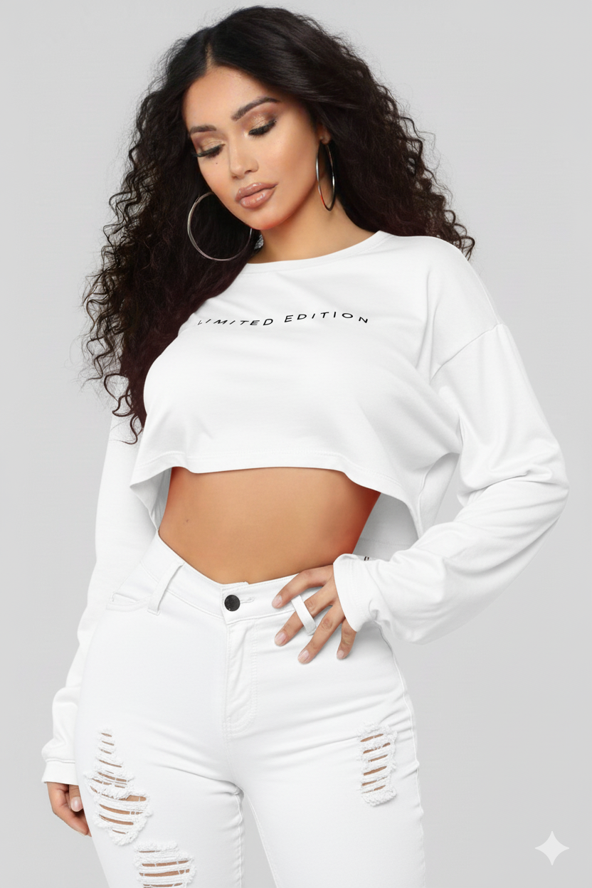 Own Your Style ✨ – Step out in confidence with this chic Limited Edition cropped sweatshirt.💙