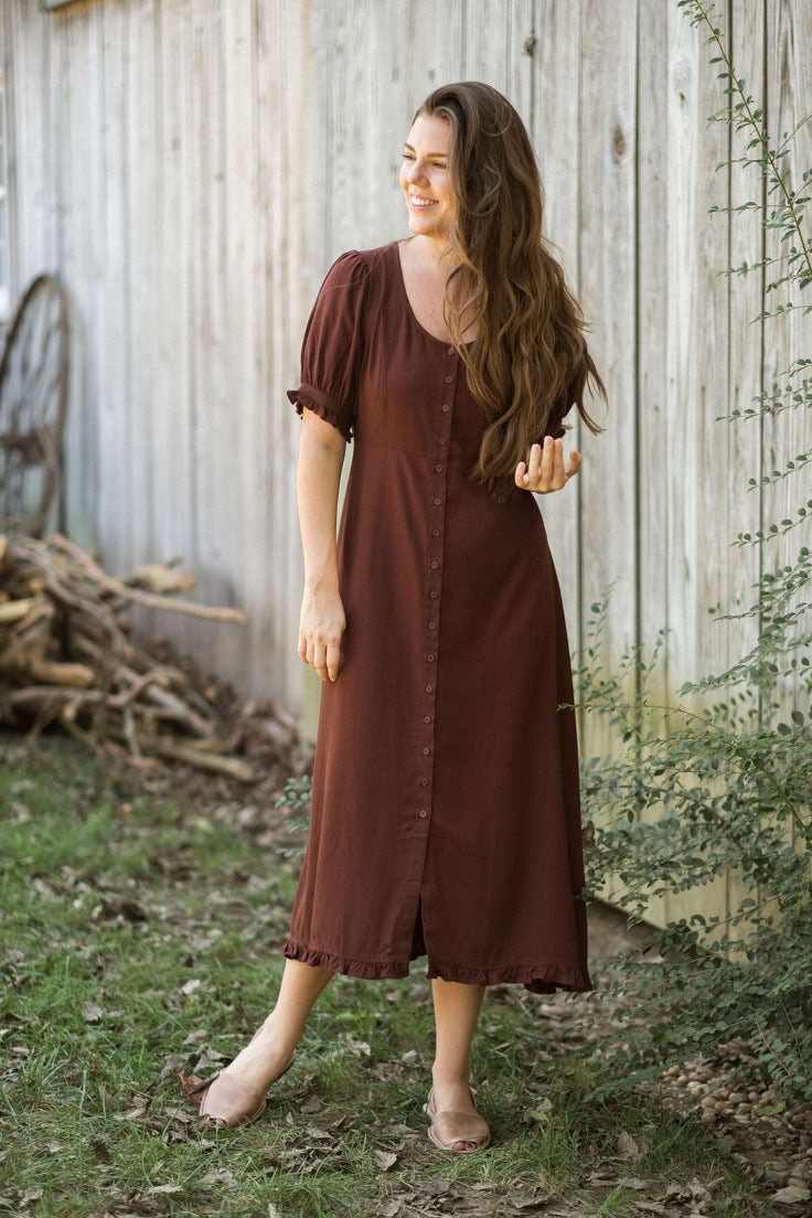 Effortless charm meets timeless comfort — the perfect cotton midi dress for every occasion!