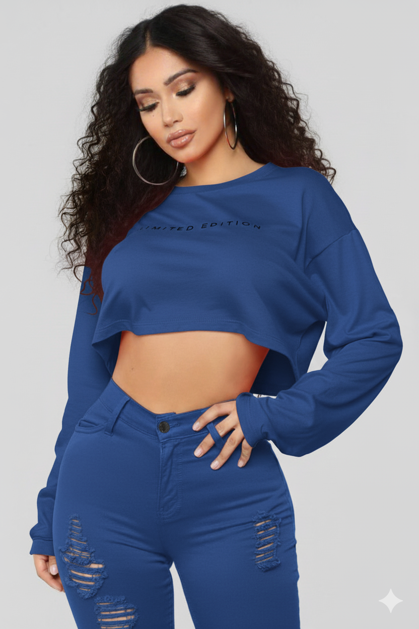 Own Your Style ✨ – Step out in confidence with this chic Limited Edition cropped sweatshirt.💙